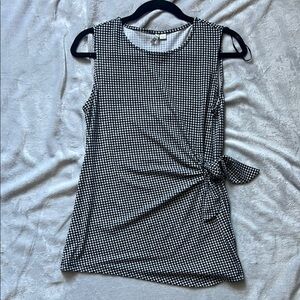 Elle Black and White Patterned  Top M